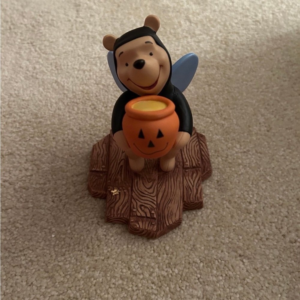 Disney Winnie the Pooh TRICK & TREAT Halloween Statue Figurine